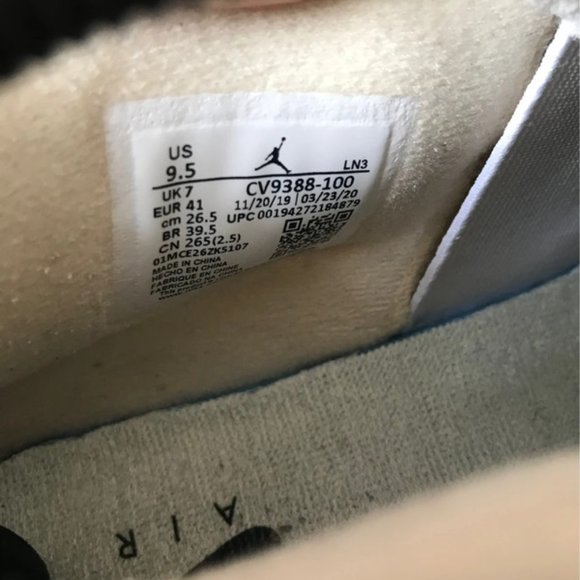 Jordan 4 x Off White main image 5